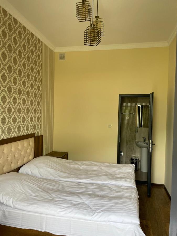 Yolyans Hotel Goris Exterior foto