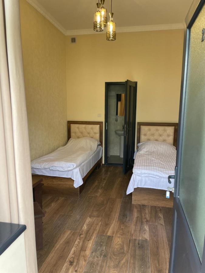 Yolyans Hotel Goris Exterior foto